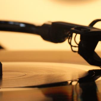 Oldies aneb Historie z černých drážek