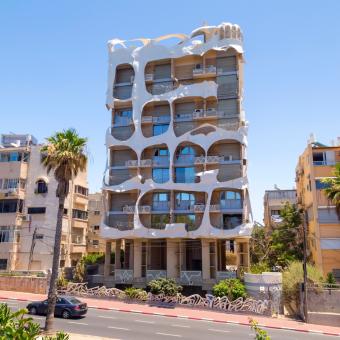 „Crazy house“ na Hayarkon 181 v Tel Avivu navrhl architekt Leon Geneva