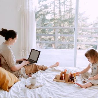 multitasking, práce s dítětem, home office, pracující matka
