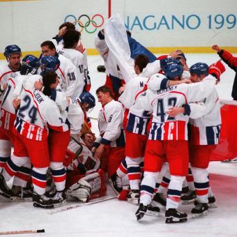 Čeští hokejisté na olympijských hrách v Naganu 1998 vybojovali zlatou medaili