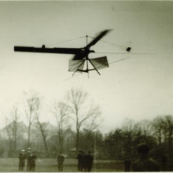 Jeden z pokusů vzletu aerohelikoptéry uskutečnil František Formánek v roce 1928