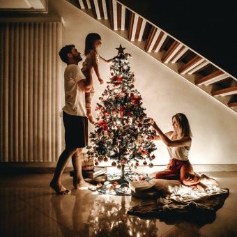 Nejrozšířenější vánoční zvyk je zdobení stromečku