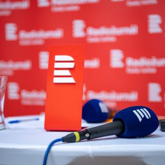 Předvolební debata, Radiožurnál, on air, vysílání, mikrofony Plus