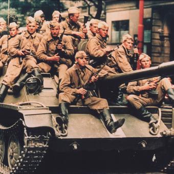 21. srpen 1968, sovětští vojáci v Praze