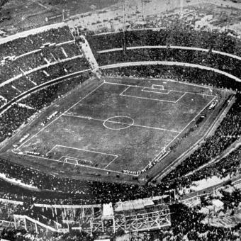 Hučící kotel - stadion Centenario v uruguayském Montevideu během mistrovství světa ve fotbale v roce 1930. Zavzpomínejte s námi na jednotlivé světové šampionáty