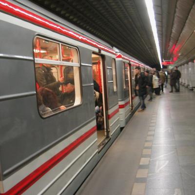 Metro, nástupiště, cestující (ilustrační foto)