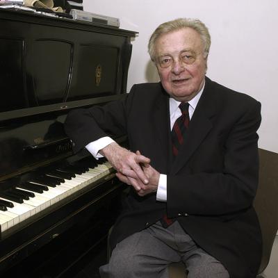 Skladatel, klavírista a spisovatel Ilja Hurník