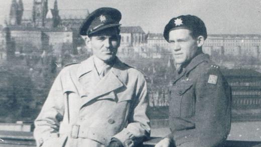 Dva nerozluční kamarádi: Jaroslav Klemeš a Ludevít Čambala. Spolu z vlasti odešli v lednu 1940 a v Praze roku 1945 zase sešli.