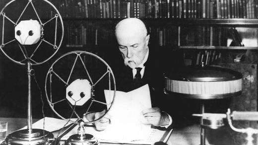 První československý prezident T. G. Masaryk promluvil v roce 1932 k americkým posluchačům.