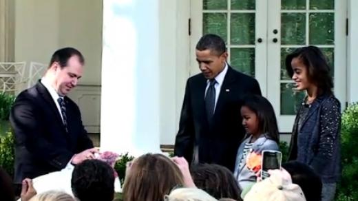 Prezident Barack Obama uděluje milost dvěma krocanům u příležitosti oslav Dne díkuvzdání