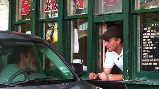 První okénko „drive-thru“ v USA se otevřelo už krátce po 1. světové válce