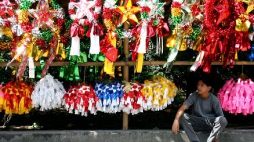 Jedním ze symbolů Vánoc na Filipínách jsou lucerny ve tvaru hvězdice zvané parol