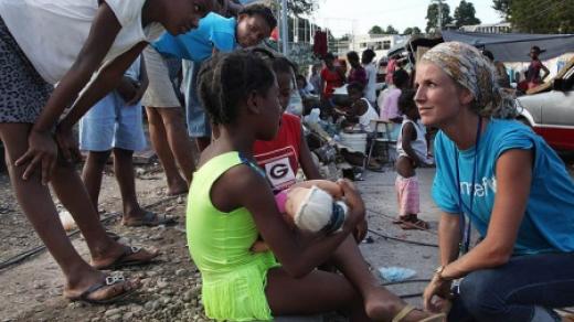 Mohou humanitární organizace Haiťanům skutečně pomoct?