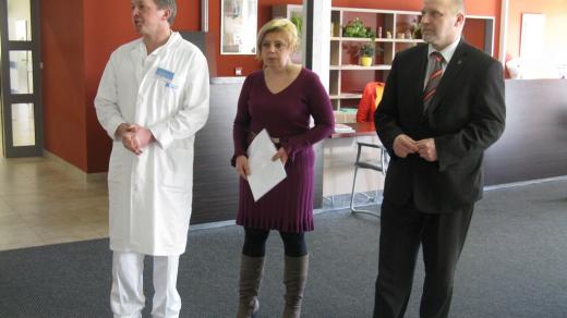 Galerie v nemocnici - (zprava) řediel S. Holobrada, mluvčí M. Boušková, primář J. Gutwirt