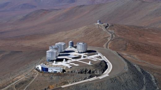 Observatoř Paranal v chilské poušti Atacama patří mezi největší na světě. Čtyři hlavní velké dalekohledy nesou jména Antu, Kueyen, Melipal a Yepun