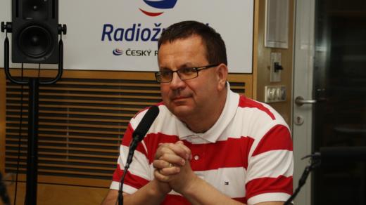 Ekonomický expert ČSSD Jan Mládek ve vysílání Dvaceti minut Radiožurnálu mluvil o tom, proč chce jeho strana docílit vypsání předčasných voleb