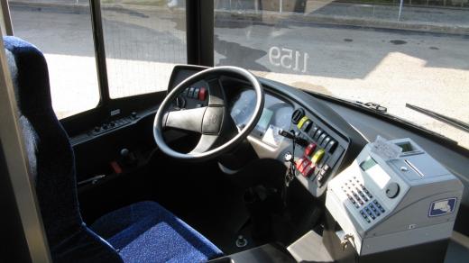 Nový autobus - místo řidiče