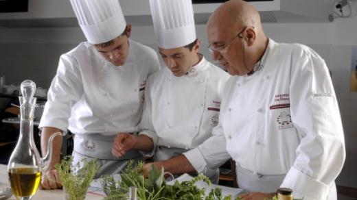 V nové škole pro kuchaře v italské Tuscanii se soustřeďují především na exkluzivní gastronomii inspirovanou jídelníčkem staré italské šlechty