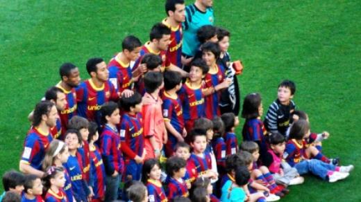 Na fotbal se ve Španělsku chodí dívat nejen nevybouření mladíci, ale celé rodiny s dětmi