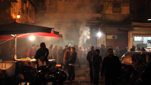 Skutečný život Palerma neobjevíte na luxusních třídách, ale o kousek dál v  křivolakých uličkách a temných zákoutích