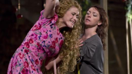 Lucie Štěpánková a Tatiana Vilhelmová ve Zkrocení zlé ženy