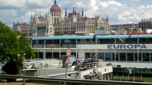 Evropa půl roku kotvila v Budapešti, teď se přesouvá do Polska