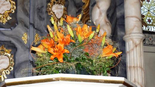 Lilie na oltáři