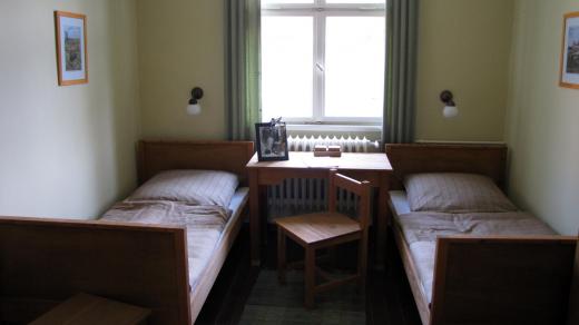 Jestli Jesse Owens v době konání her nocoval na některé z těchto postelí, se už přesně neví