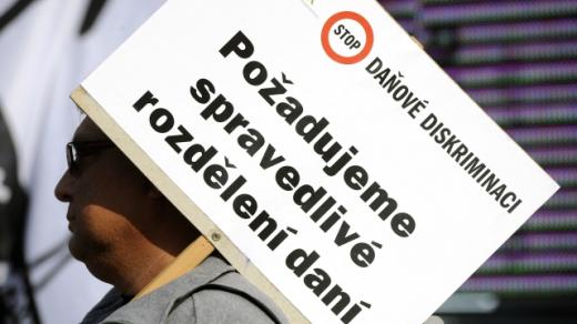 nechyběly transparenty