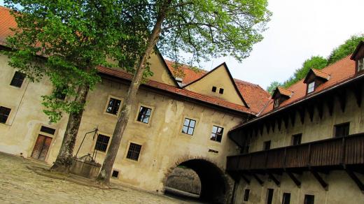 Červený klášter na severu Slovenska, kde prý působil i mnich Cyprián