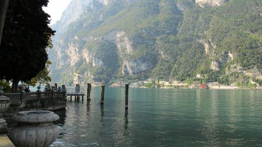 Lago di Garda dnes láká davy turistů
