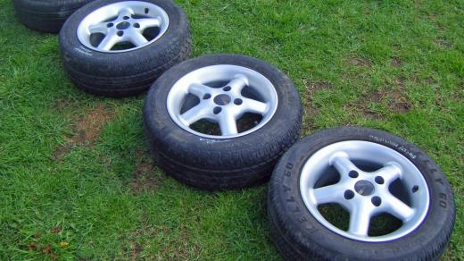 Sada kol s pneumatikami (ilustrační foto)