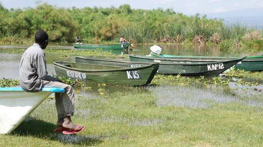 Rybáři a jejich rodiny jsou na jezeru závislí
