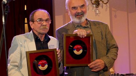 Zvláštní cenu obdrželi pánové Jaroslav Uhlíř a Zdeněk Svěrák