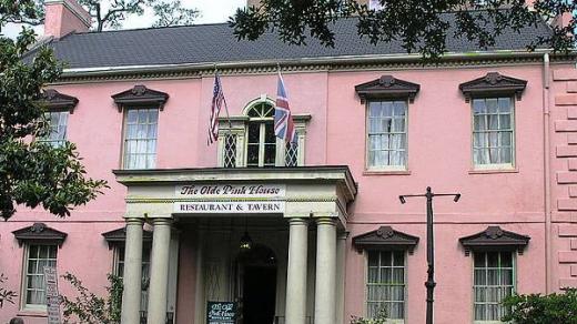 Růžový dům, Savannah