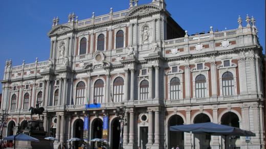 Palazzo Carignano v Turíně, první sídlo italského parlamentu, v němž je dnes Národní muzeum italského obrození