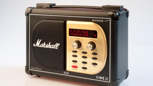 Digitální radiopřijímač