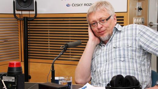 Spisovatel Pavel Kosatík hostem Radiožurnálu
