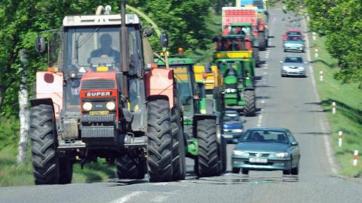 Dopravu v Česku blokovali nespokojení zemědělci, protest zemědělců na Přibramsku
