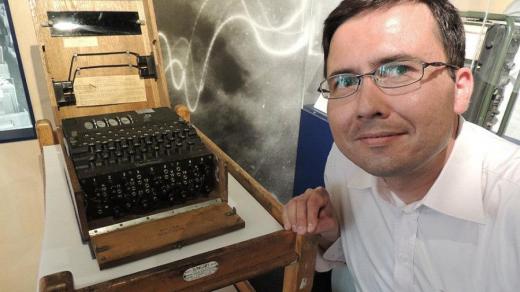 Německý šifrovací stroj Enigma  a Jiří Hošek