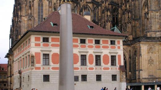 Mrákotínský obelisk na Pražském hradě