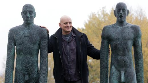 Profesor Michal Gabriel se svými sochami
