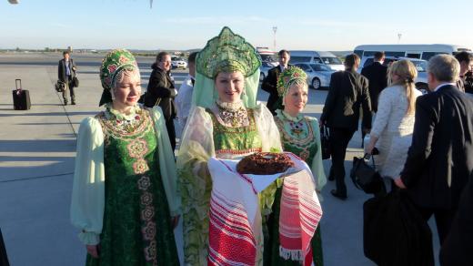 Přivítání české delegace na ruském letišti