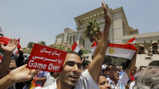 Egypťané oslavují složení přísahy prozatímního prezidenta Egypta Adlího Mansúra