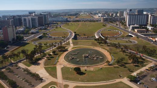 „Souměrné město“ Brasília