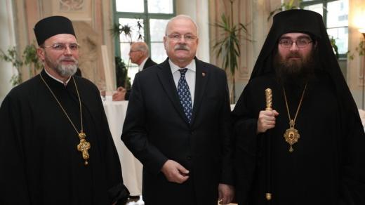 Pravoslavný Vladyka Rastislav (vpravo) se slovenským prezidentem