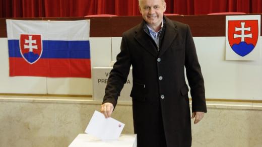 Andrej Kiska se ve druhém kole slovenské prezidentské volby utká s Robertem Ficem