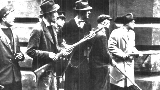 Snímek z bojů o rozhlas- květen 1945