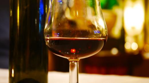 sklenka vína - víno