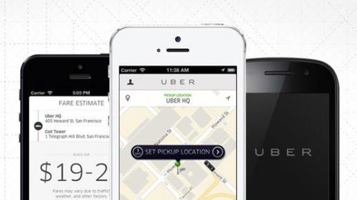 Uber zprostředkovává jízdu po městě pomocí aplikace